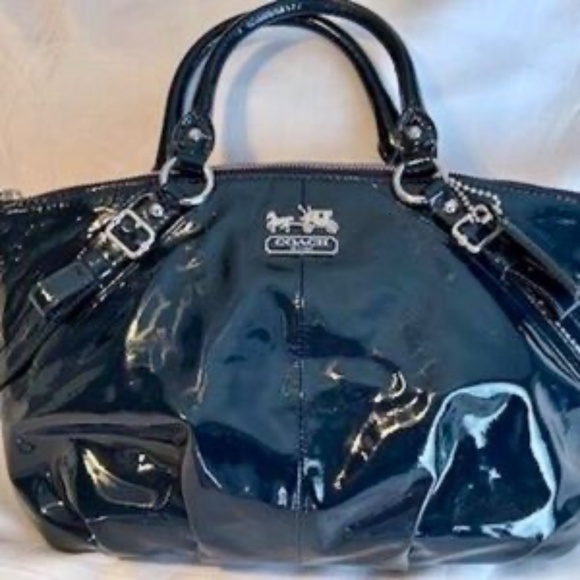 Coach Very Dark Blue Patent Leather Shoulder Bag with Dust Bag - Picture 3 of 9